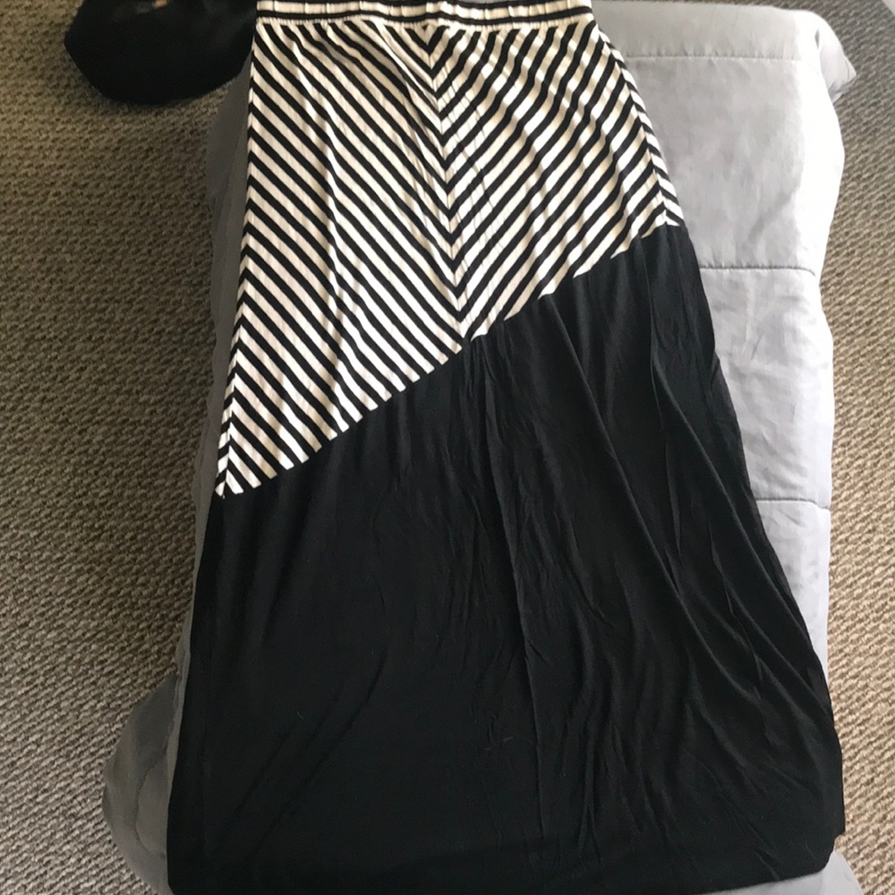 Black and white maxi skirt